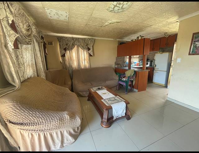 2 BEDROOM TOWNHOUSE TO LET IN BONELA